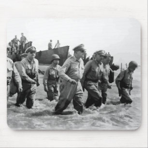 General MacArthur Returns Mousepad