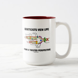Genetiker-Ansicht-Leben von einer verdrehten Zweifarbige Tasse