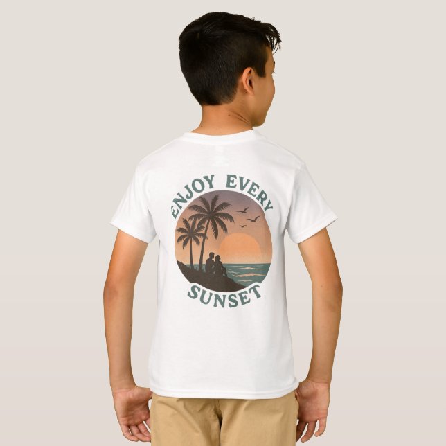 "Genießen Sie jeden Sonnenuntergang - Retro Beach" T-Shirt (Schwarz voll)