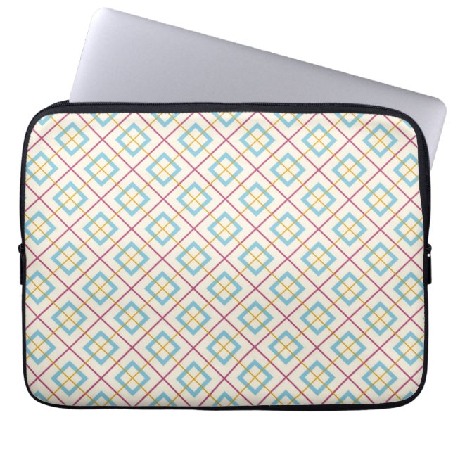 Geometric Diamond Pattern Pastel Pink and Blue Laptopschutzhülle (Vorderseite)