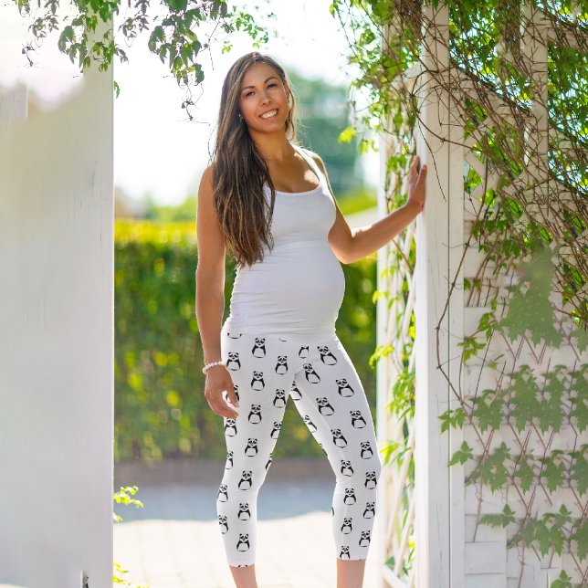 Geometric Panda Capri Leggings (Von Creator hochgeladen)
