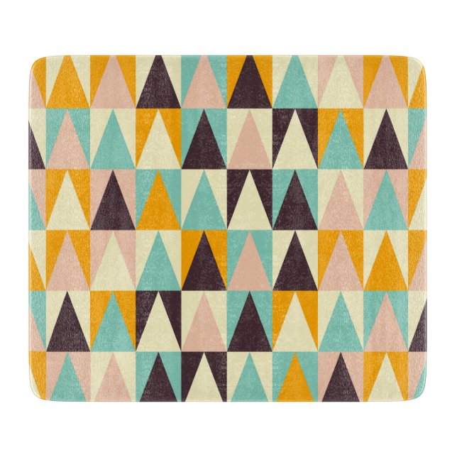 Geometric pattern of multi-colored triangles  schneidebrett (Vorderseite)