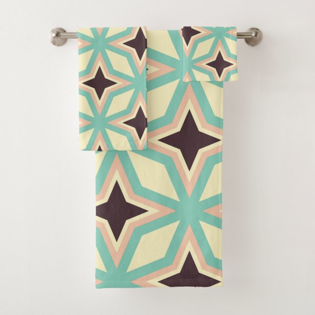 Geometric pattern with alternating dark star shape badhandtuch set (Insitu)