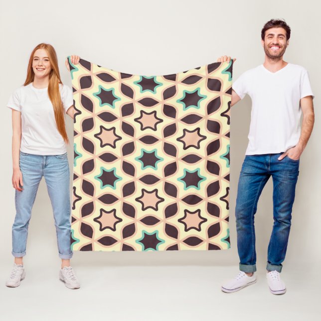  Geometric pattern with star shapes in brown and t Fleecedecke (Beispiel)