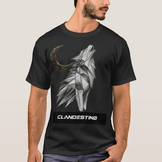 Geometric Wolf Howling Moon  T-Shirt (Vorderseite)