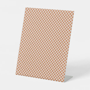 geometrisch orange und weiß sockelschild