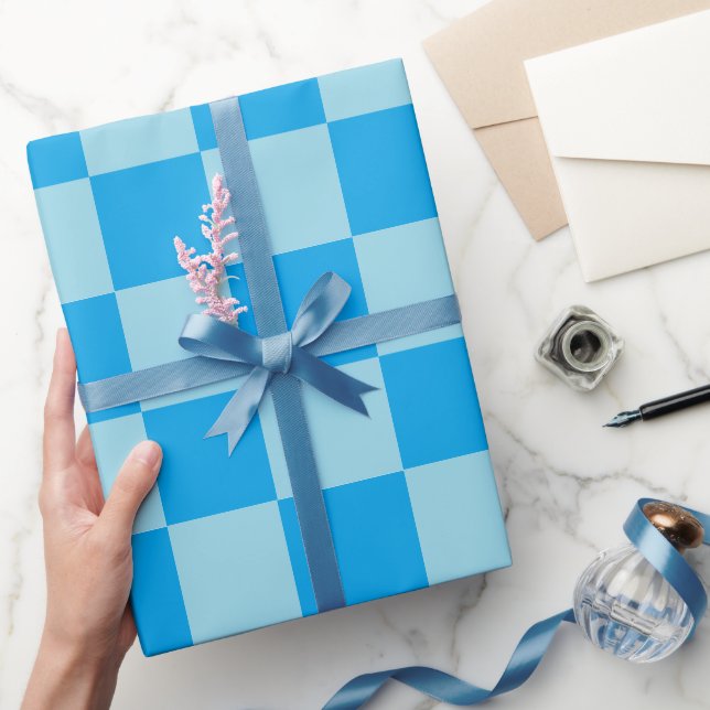 Geometrische blaue quadratische Blöcke Geschenkpapier (Schenken)