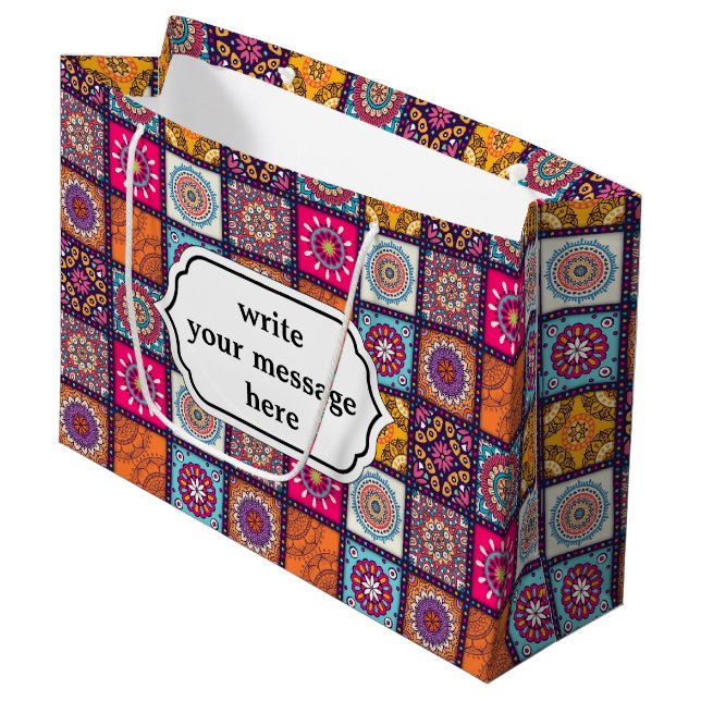 Geometrische BlumenMehrfarbenMandala deckte Muster Große Geschenktüte (Vorderseite Schrägansicht)