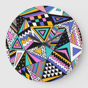 Geometrische Formen im Retro: farbenfroh Vintag. Große Wanduhr