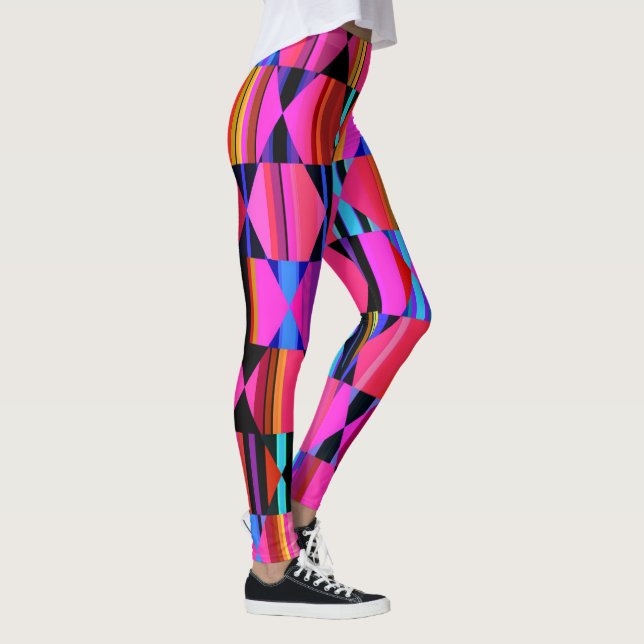 Geometrische Hexagons und Dreiecke in Hot Pink Leggings (Rechts)
