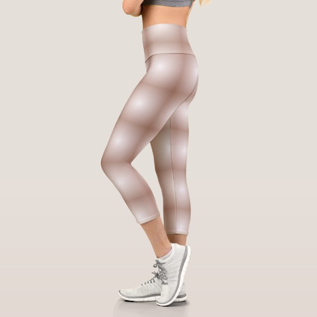 Geometrische Quadrate mit Mocha Mousse Gradient Wh Capri Leggings (Links)