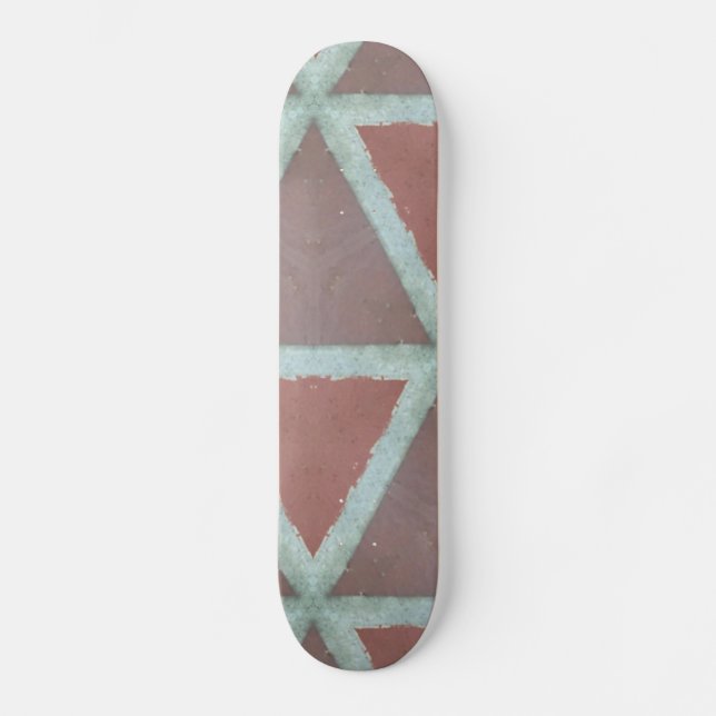 Geometrische Steinwand Skateboard (Vorderseite)