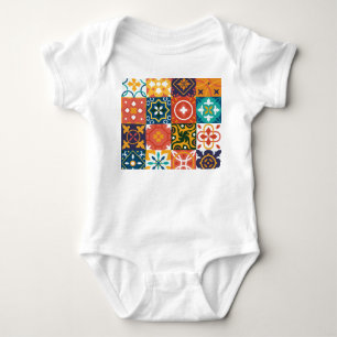 Geometrische Vintage Tiles Verziertes Muster Baby Strampler