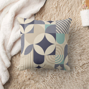 Geometrischer Minimalist mit einfachen Formen und Kissen