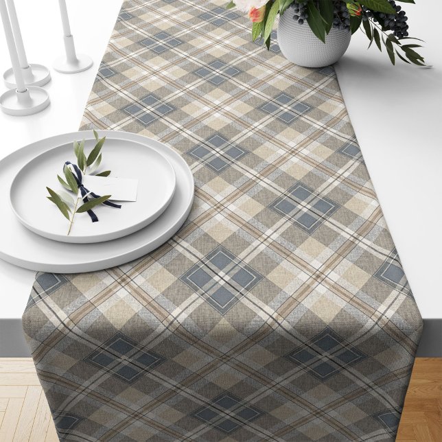 Geometrischer Mustertabellenrunner in weichen Neut Großer Tischläufer (Geometric Pattern Table Runner in Soft Neutrals)