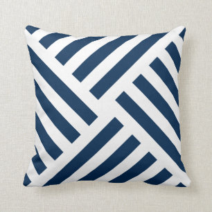 Geometrischer Pinwheel-Streifen im Seemarine-Blau Kissen