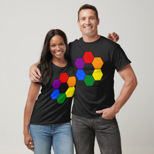 geometrischer Regenbogenbus auf schwarz T-Shirt