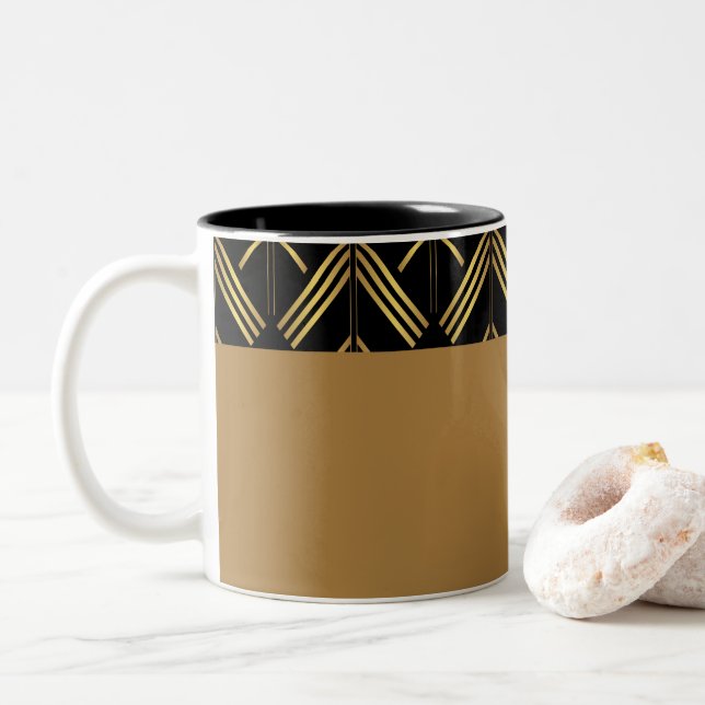 Geometrisches Arrow-Muster in Gold und Schwarz Zweifarbige Tasse (Mit Donut)