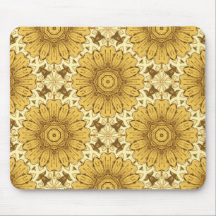Geometrisches Daisy Muster in Mustard Gold Mousepad