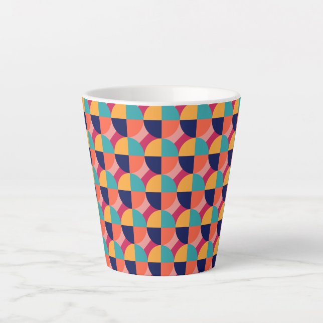 GEOMETRISCHES DESIGN. MILCHTASSE (Vorderseite)