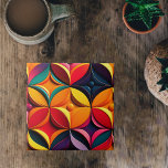 Geometrisches farbiges Blumenwerk Fliese<br><div class="desc">Ein geometrisches Design mit fett-, eckigen Formen und sich wiederholenden, symmetrisch angeordneten Mustern. Diese Art von Art-Déco-Muster war in den 1960er Jahren populär und zeichnet sich durch starke Farben, scharfe Linien und geometrische Formen aus. In diesem Fall ist das Fliesenmuster farbenfroh, es weist eine Reihe heller und kühner Farben auf,...</div>