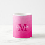 Geometrisches Messemuster für das Muster, rosa, gl Kaffeetasse<br><div class="desc">Monogram Personalize mit Ihrem benutzerdefinierten Initial und Namen. Heiß rosa geometrisches Mesh Muster. Elegantes und cooles geometrisches Dreieck mit heißrosa Farbverlauf für Damen.</div>