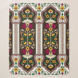 Geometrisches Moghul-Paisley-Muster auf weißem Hin Sherpadecke