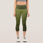 geometrisches Muster der Artenrochen Capri Leggings<br><div class="desc">Einzigartige und lustige geometrische Frauenkleidung. Coole Capri-Leggings machen Mode für sie. Army olivgrün Gefälle geometrische Maschenmuster. Dreieck geometrisches Mesh mit dunkelgrauem Ober-Farbverlauf.</div>