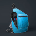 Geometrisches Muster für blaues Zyan Crossbody Bag<br><div class="desc">Blaues zyangradientengeometrisches Maschenmuster Druckbeutel. Coole Mode Accessoires Tasche für jeden. Dreieck geometrisches Mesh mit hellen bis dunkelblauen cyan ombre Farbverlauf Design.</div>