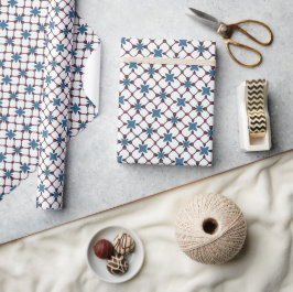 Geometrisches Muster in blau, weiß und rot Geschenkpapier