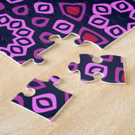 Geometrisches Muster mit Lila abgeschnittenem Trih Puzzle