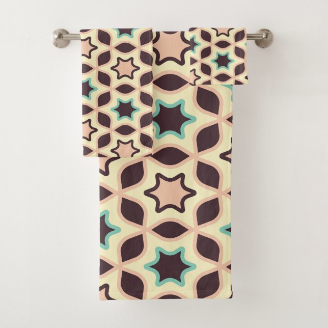 Geometrisches Muster mit Sternformen in Braun und  Badhandtuch Set (Insitu)