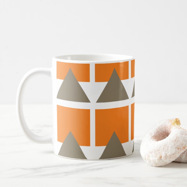 Geometrisches Orange Gray Square Triangle Kaffeetasse (Mit Donut)