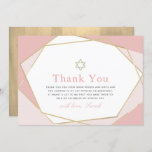 Geometrisches Rosa und Gold Bat Mitzvah Dankeschön Dankeskarte<br><div class="desc">Diese moderne und schicke Bat Mitzvah Wohnung Dankeschön-Karte verfügt über einen weißen Hintergrund mit Imitaten goldenen geometrischen Rahmen in Rosa. Auf der Rückseite befindet sich ein goldener Hintergrund für Imitate. Ändern Sie die Hintergrundfarbe und personalisieren Sie sie für Ihre Bedürfnisse. In meinem Geschäft finden Sie passende Produkte.</div>