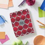 Geometrisches rotes und metallisches Silbermuster iPad Hülle<br><div class="desc">Elegantes rotes und silbergraues modernes polygonales geometrisches Design mit individuellem Monogramm.</div>