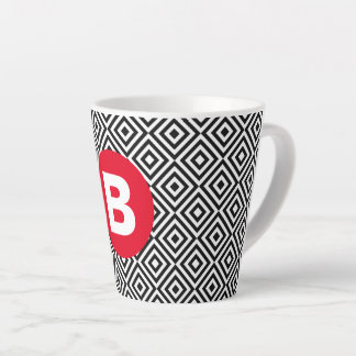Geometrisches Schwarz-Weiß-Muster rotes Monogramm Milchtasse