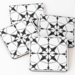 Geometrisches Schwarz-weißes Muster deorativ Fliese<br><div class="desc">Ein modernes geometrisches Muster dekorative Fliesen für eine Küche Backsplash,  Kunstfliesen,  Kamin-Umgebung,  Bad und Dusche. Sie mögen diesen Stil auch in einer gerahmten Kachel oder Keepake Box. Dunkle Holzkohle grau und weiß.</div>