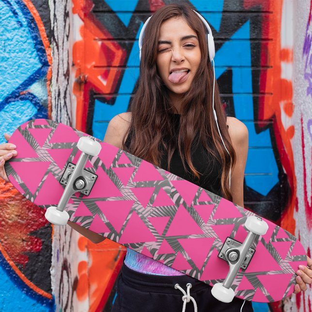 Geometrisches tropisches Cooles Muster in Hot Pink Skateboard (Von Creator hochgeladen)