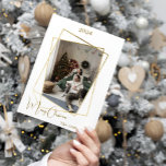 geometrisches Weihnachtsgold Moderne Foto Feiertagskarte<br><div class="desc">Moderne,  elegante Weihnachtskarte mit vergoldetem geometrischem Foto in den Imitaten. Personalisieren Sie Ihren Familiennamen und fügen Sie ihn hinzu. Frohe Weihnachten geschrieben mit einem trendigen Handgriff Stil Skript.</div>