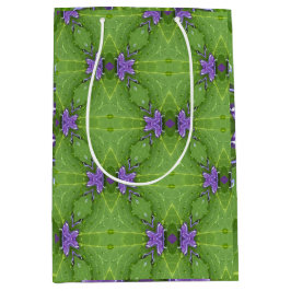 Geometrisgrün mit Lavendelpapier Mittlere Geschenktüte