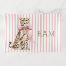 Gepard mit rosa Schleife und Streifen-Monogramm