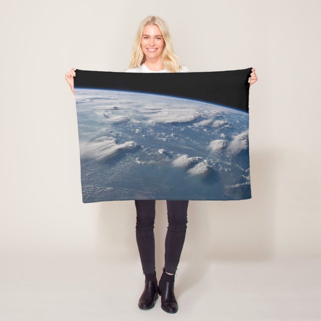 Geplünderte Anvillen der Erde auf Südborneo. Fleecedecke (Beispiel)