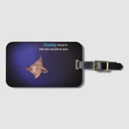 Gepunkteter Adlerstrahl unter Wasser Gepäckanhänger