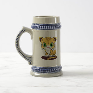 GEPUNKTETES BROWN GRÜNES MIT AUGEN KITTEN AUF EINE BIERGLAS