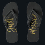 Gerade drehen verheiratete Goldfolien-Braut Flip Flops<br><div class="desc">Gerade drehen verheirateter Imitat-Goldfolien-Typografie-Braut-Strand oder Hochzeit in Urlaubsort Reinfälle um</div>