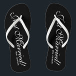 Gerade drehen verheirateter Herr Frau Reinfälle Flip Flops<br><div class="desc">Gerade drehen verheirateter Herr und Frau Reinfälle für Braut- und Bräutigampaare um. Personalisierte elegante Namenspurzelbäume für Jungvermählten und ihren Entourage. Machen Sie Ihre eigenen personalisierten Keilsandelholze für Teambraut, Bräute Mädchen, Trauzeugin, Blumenmädchen, Mutter der Braut, Mutter des Bräutigams, Crew, niedliche Sommerpantoffel der Gäste etc. für See- oder Strandthemaheirat nahe der Küste....</div>