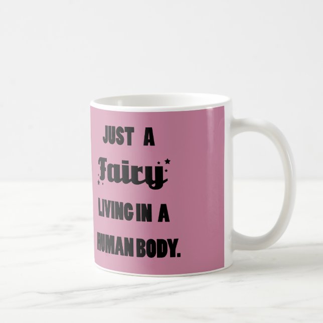 Gerade eine Fee, die in einer menschlicher Kaffeetasse (Rechts)