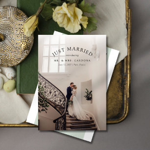 Gerade geheiratet - Flitterwochen-Hochzeitsfoto-An Ankündigung