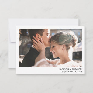 Gerade geheiratet moderne Flitterwochen-Fotoankünd