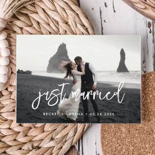 Gerade geheiratet Zeitgenössisches modernes Hochze Postkarte